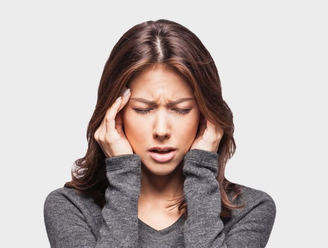 Glava boli svaku drugu osobu, a ovo je sedam neobičnih uzroka